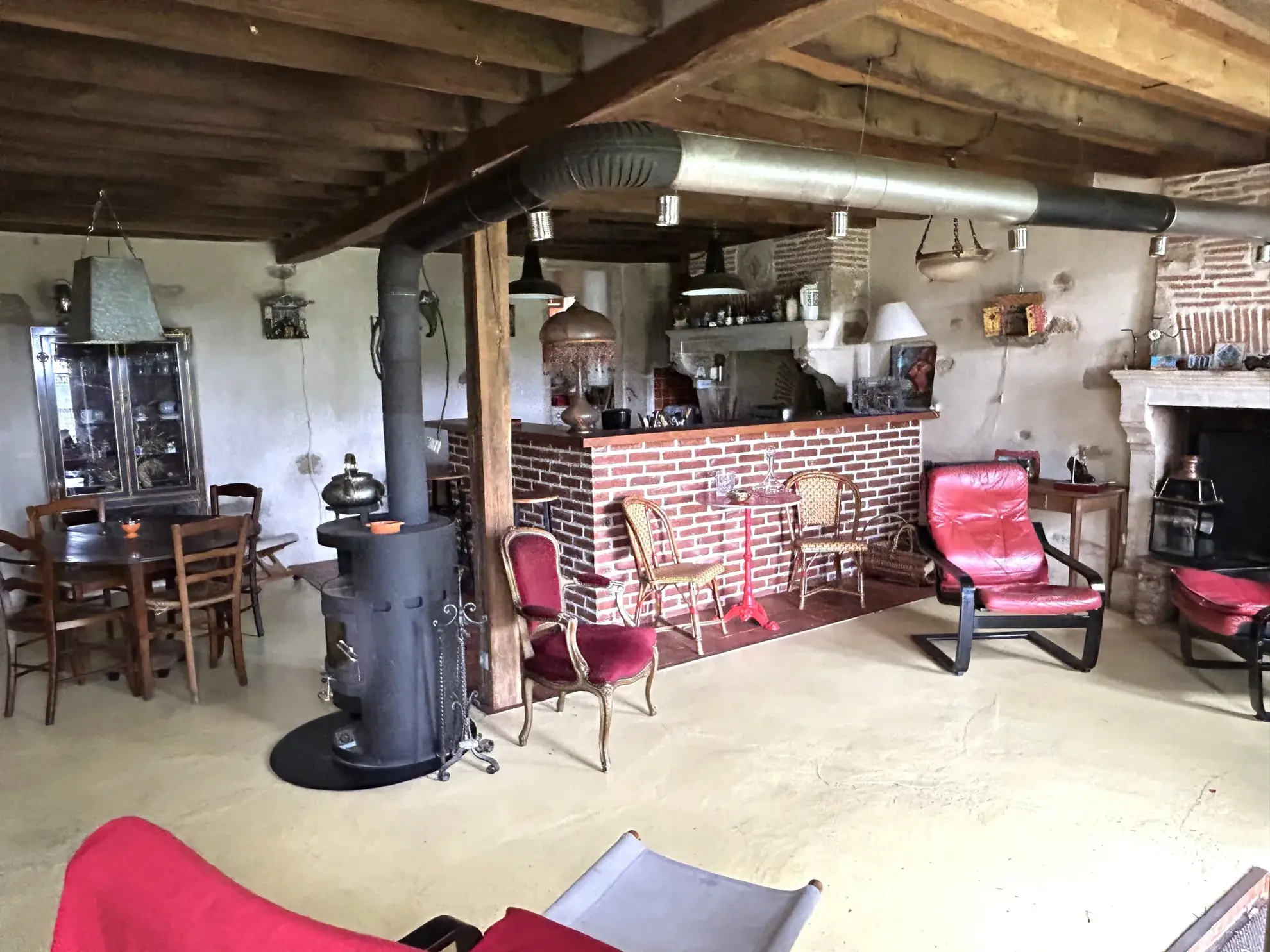 Charmante longère ancienne avec dépendances sur 7500 m² proche de l'étang du Merle 