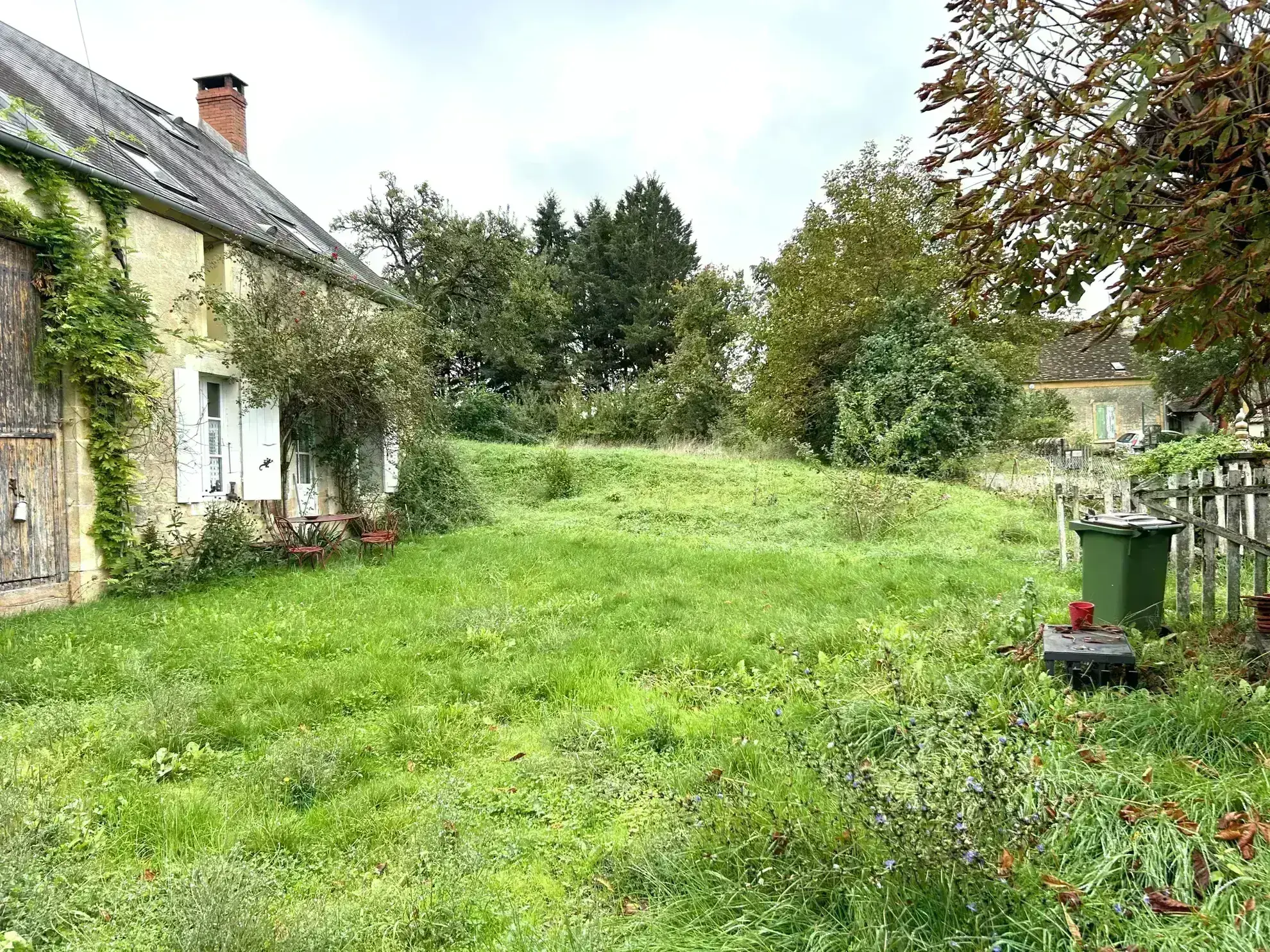 Charmante longère ancienne avec dépendances sur 7500 m² proche de l'étang du Merle 