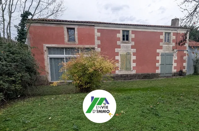 Maison spacieuse avec terrain constructible à Amure, Marais Poitevin