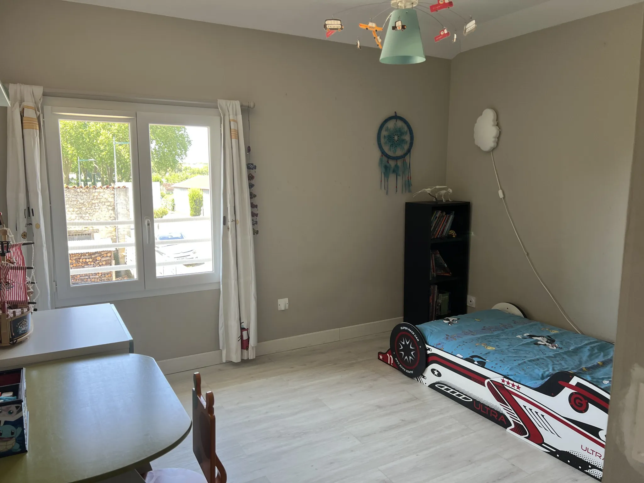 Maison en pierre rénovée avec jardin au centre de Saint Jean d’Hermine 