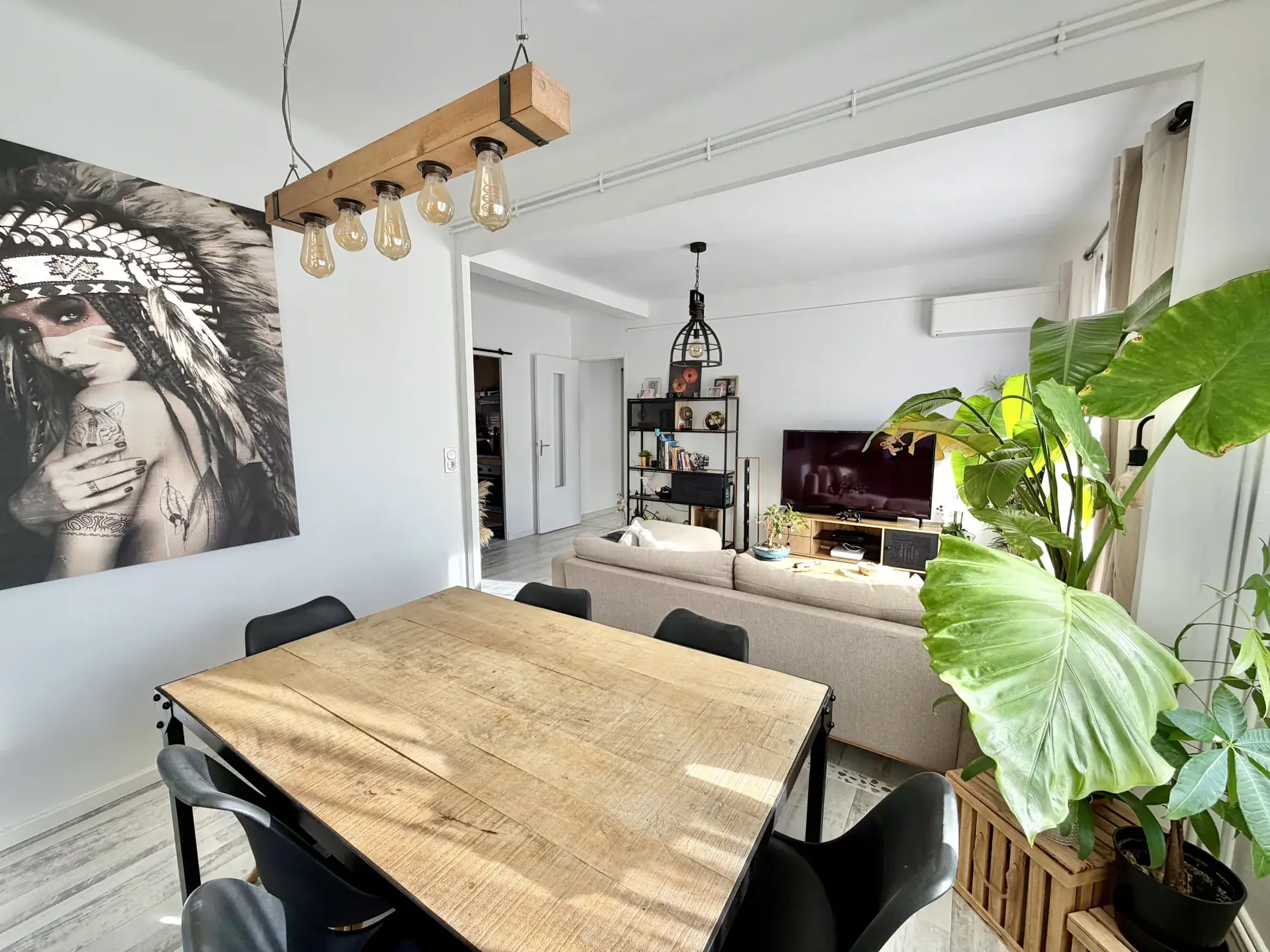 Appartement traversant 4 pièces à La Seyne-sur-Mer avec cave et parking 