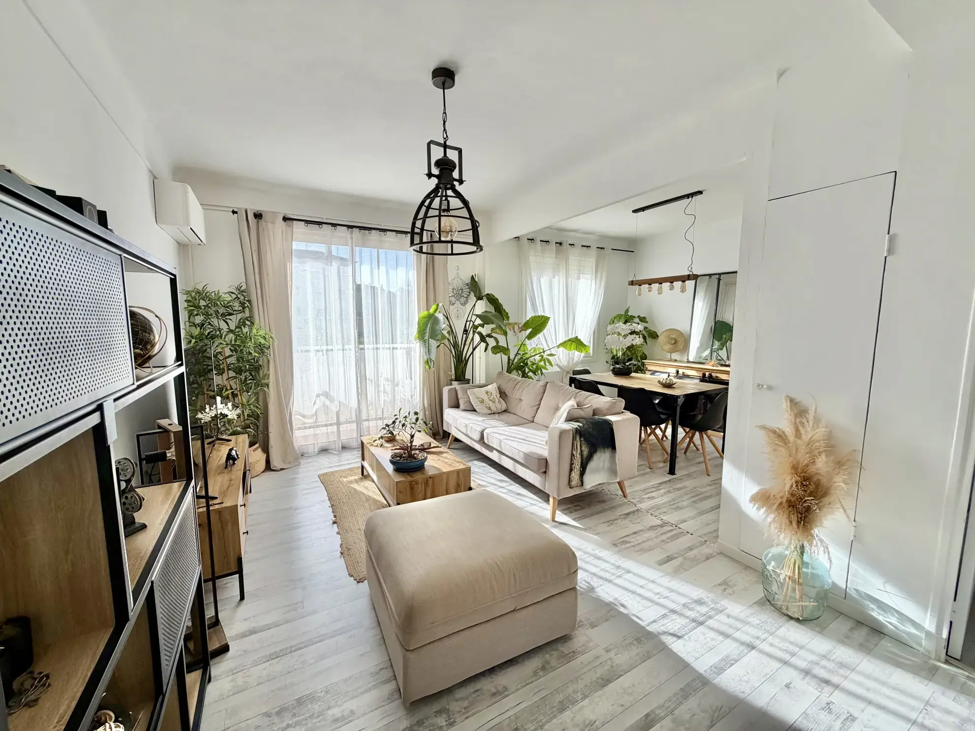 Appartement traversant 4 pièces à La Seyne-sur-Mer avec cave et parking 