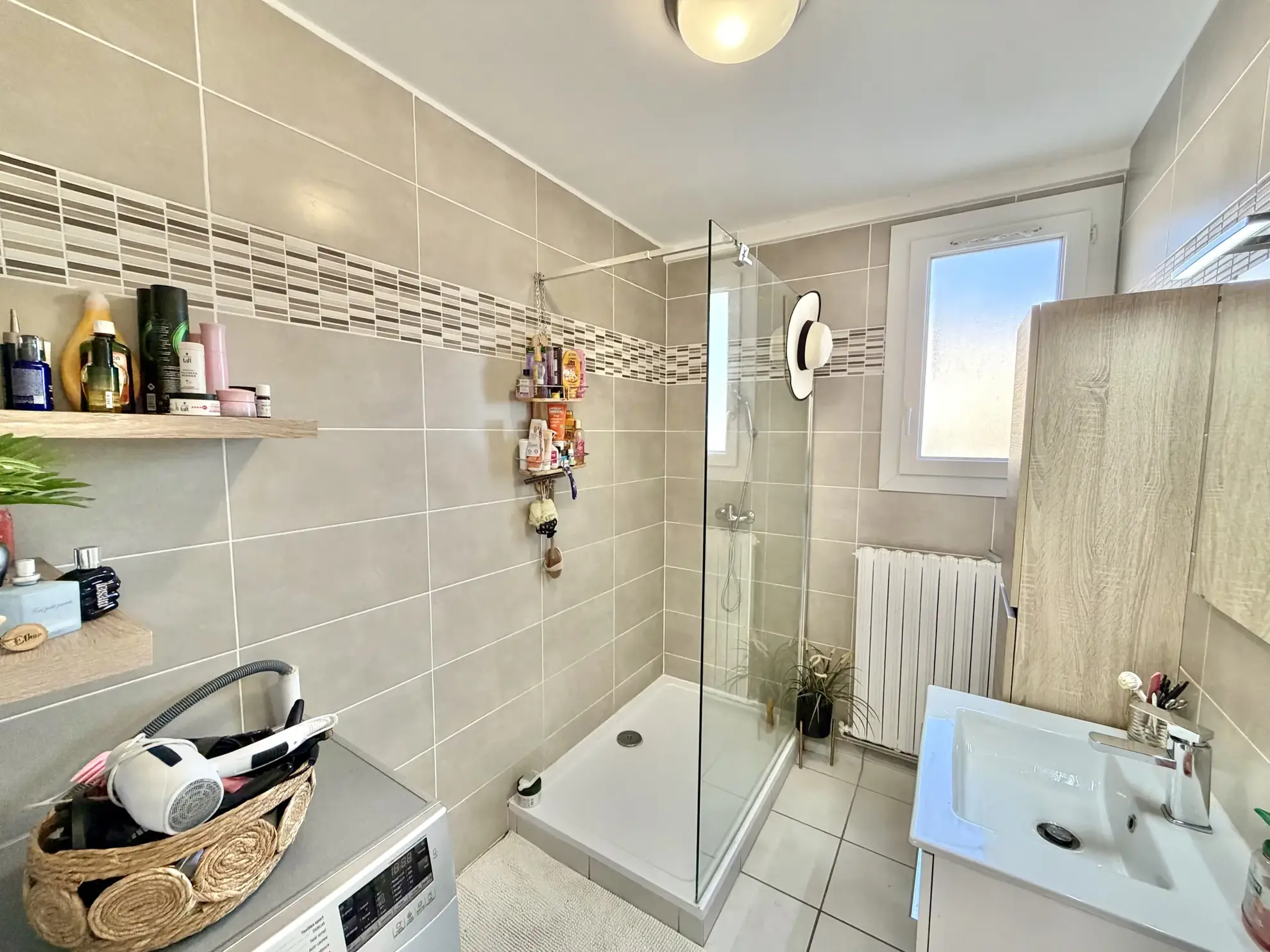 Appartement traversant 4 pièces à La Seyne-sur-Mer avec cave et parking 