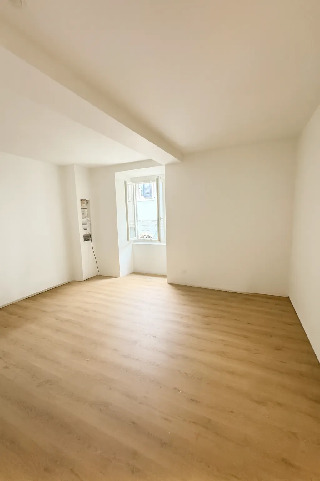 Appartement T2 rénové en plein centre d'Ajaccio, rue Fesch 