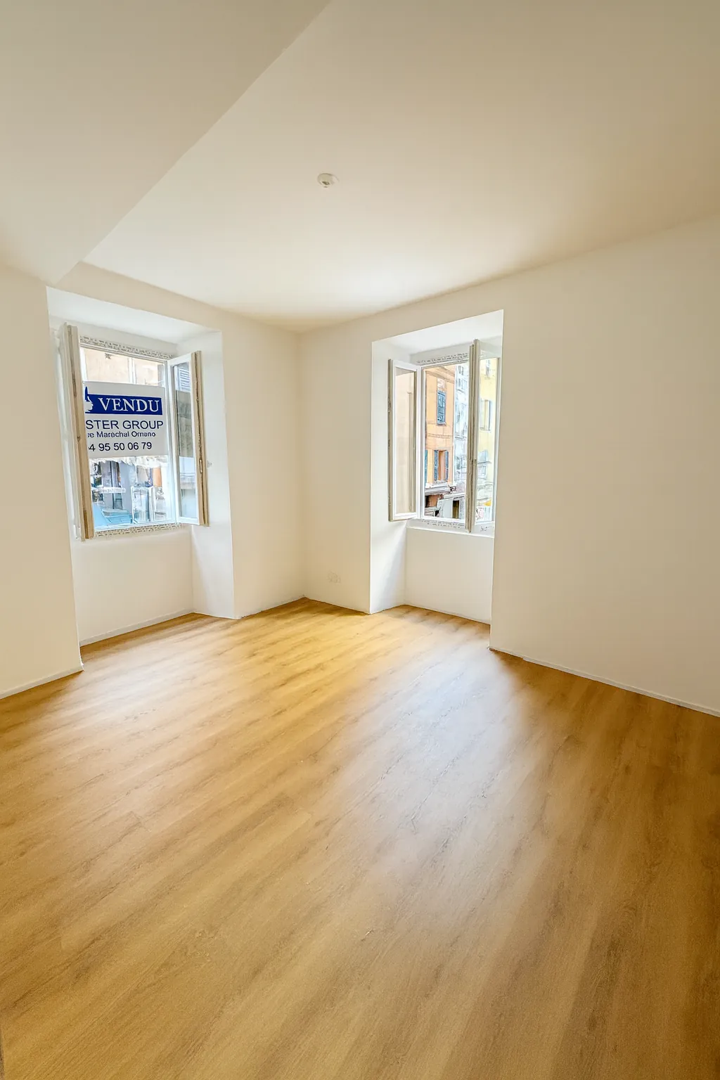 Appartement T2 rénové en plein centre d'Ajaccio, rue Fesch 