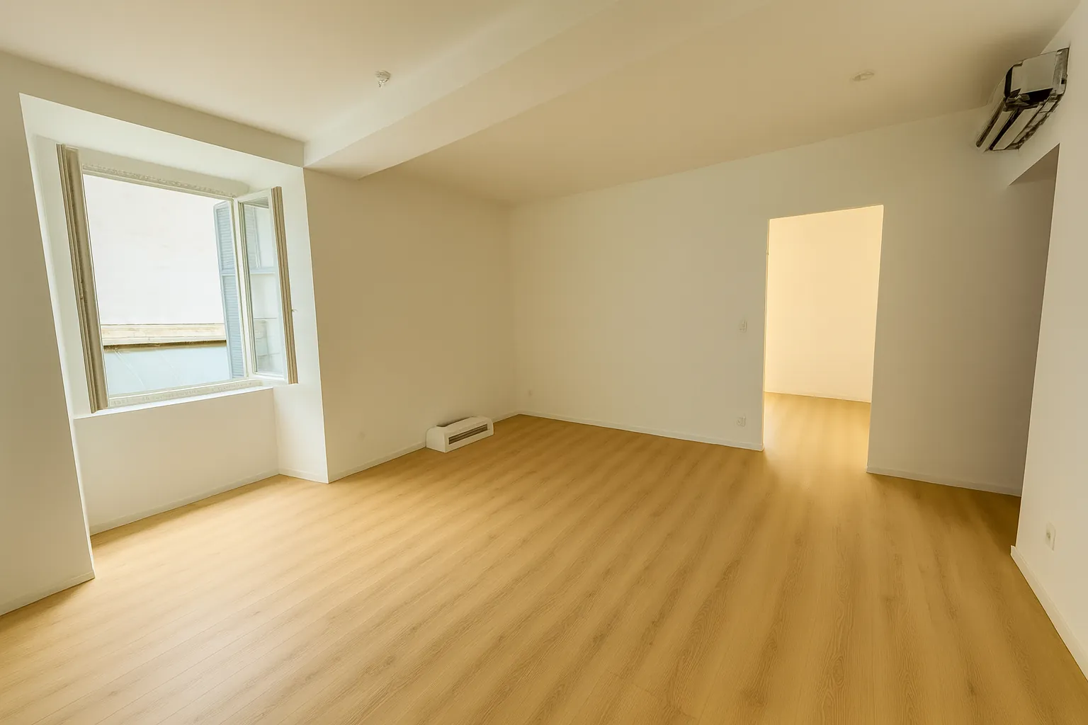 Appartement T2 rénové en plein centre d'Ajaccio, rue Fesch 