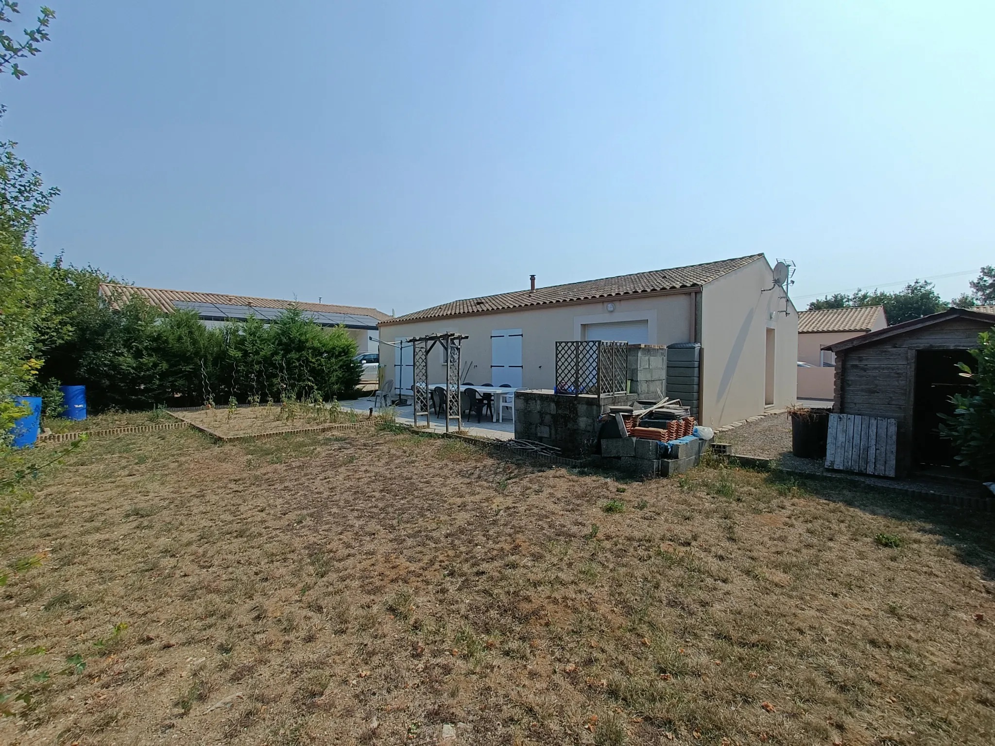 Maison de plain-pied à vendre à Benon - 88 m² avec jardin et terrasse