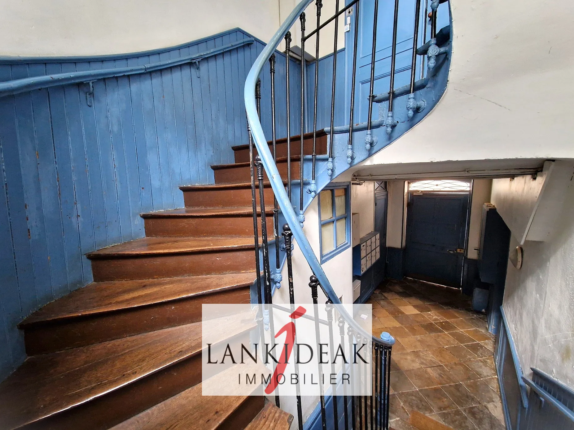 Appartement T2 à Bayonne de 46 m² à rénover près de l'Église Saint-André 