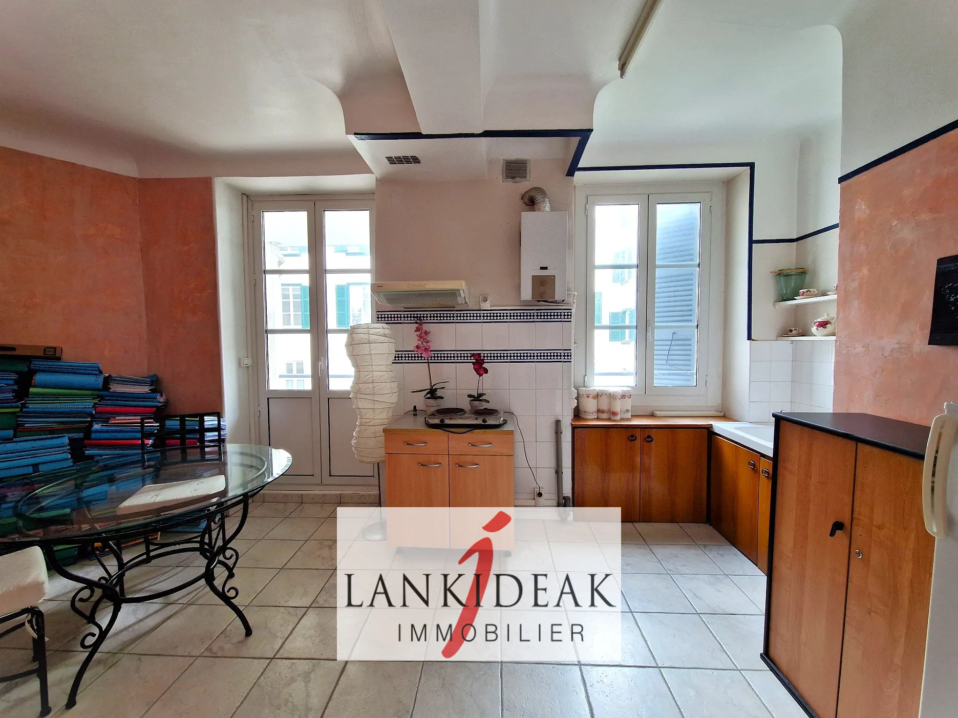 Appartement T2 à Bayonne de 46 m² à rénover près de l'Église Saint-André 