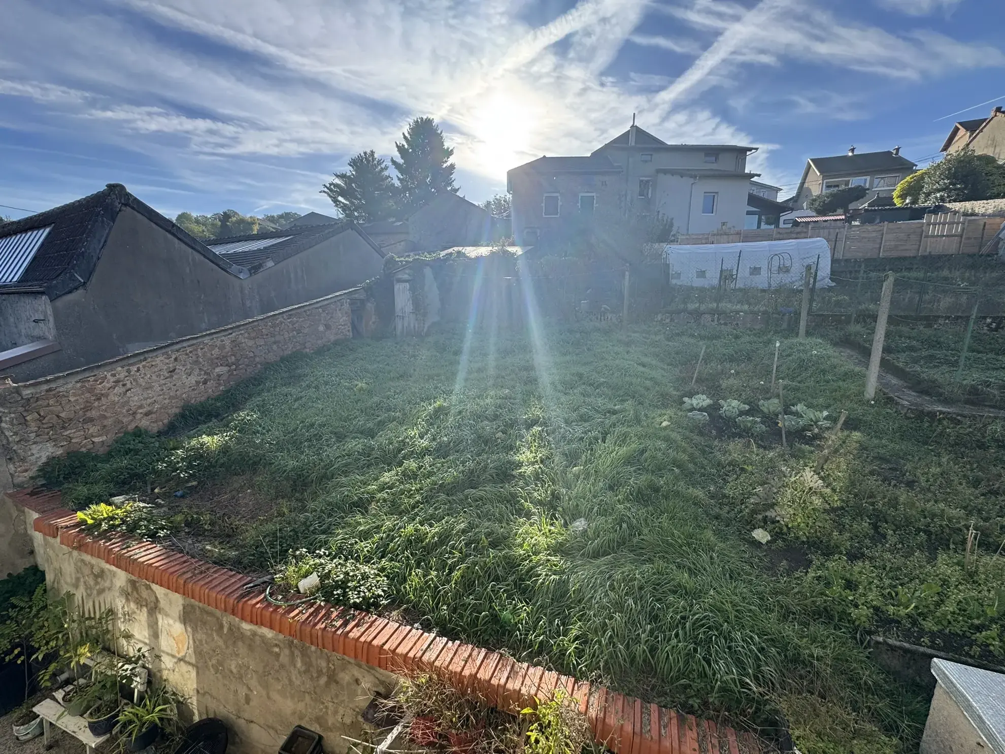 Immeuble de rapport à vendre à Cours avec jardin et garages - Rentabilité immédiate