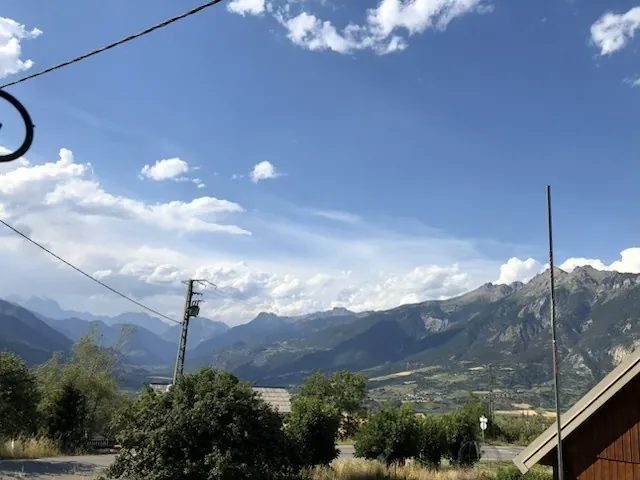 Appartement 2 pièces rénové et appartement à rénover à Risoul avec vue sur la montagne