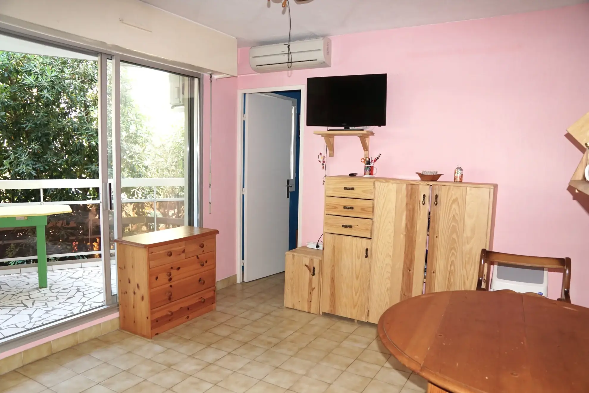 Bel appartement F2 avec annexe, terrasse et garage à Cavalaire-sur-Mer 