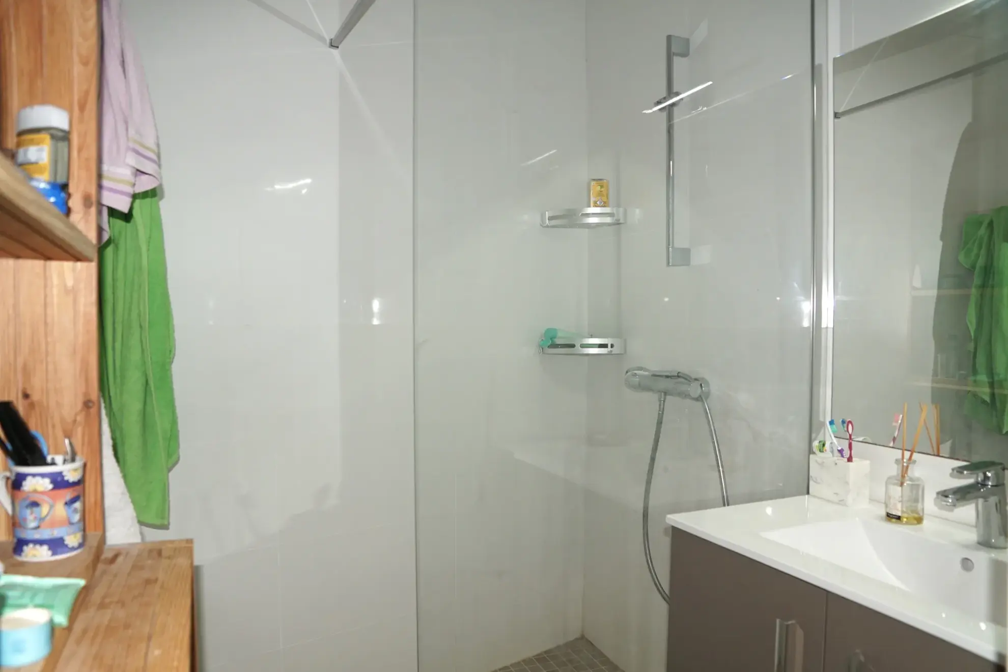 Bel appartement F2 avec annexe, terrasse et garage à Cavalaire-sur-Mer 