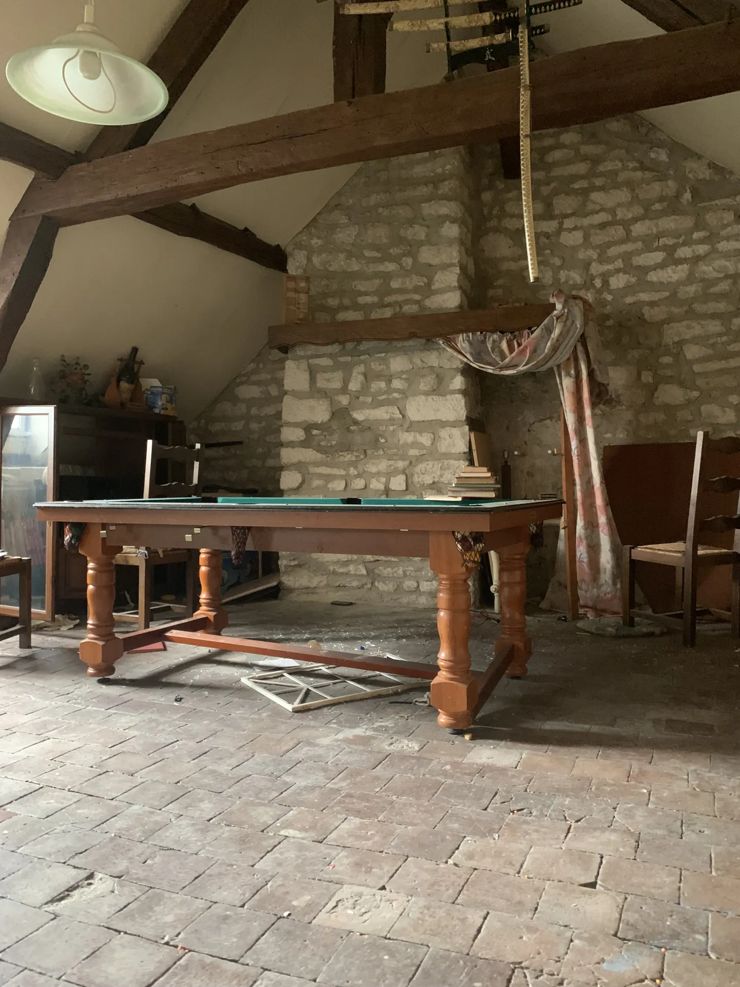 Immeuble commercial à vendre à Tonnerre avec forte rentabilité et emplacement stratégique 