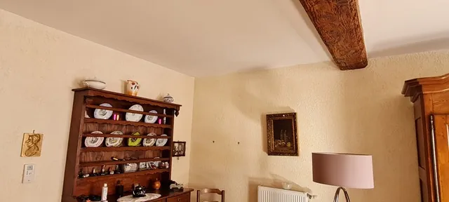 Belle maison rénovée avec garage et cour en plein centre de La Clayette 