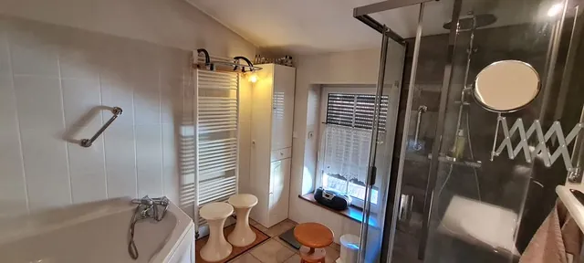 Belle maison rénovée avec garage et cour en plein centre de La Clayette 