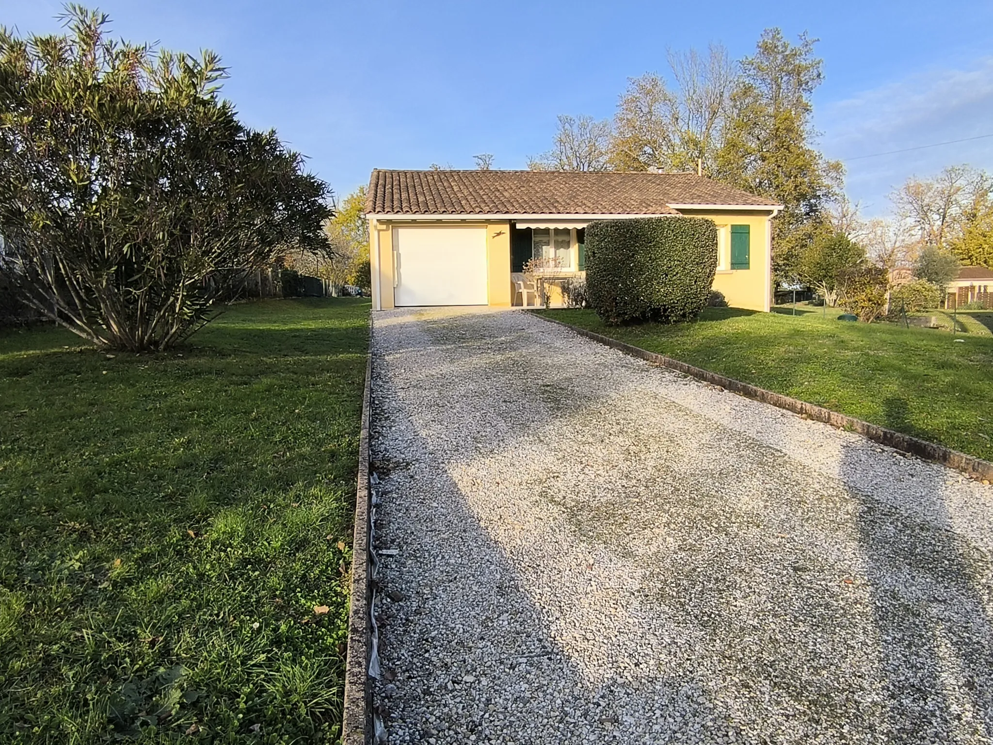 Maison plain-pied à vendre à Chancelade avec terrasse et grand jardin