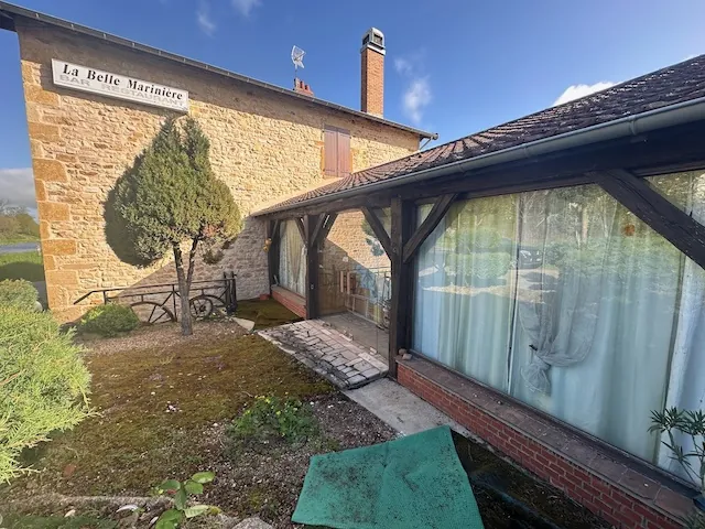 À vendre maison ancienne avec gîtes et dépendances à Iguerande, Saône-et-Loire 