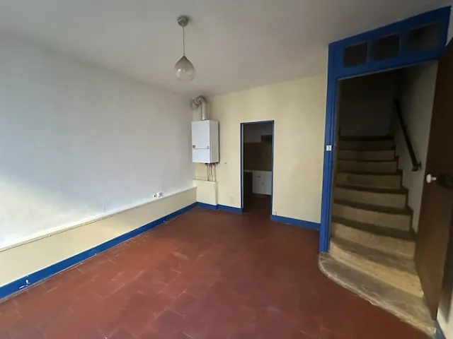 Maison de ville à rénover à Marcigny de 74 m², proche commerces 