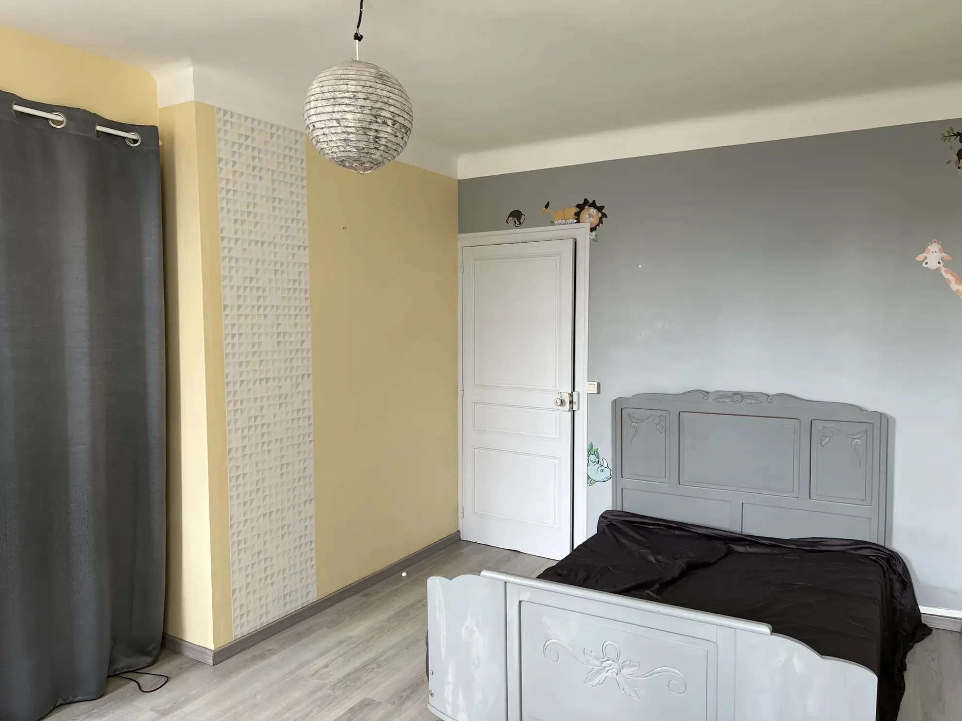 Maison en pierre avec grand grenier à Luçon – Charme et potentiel 