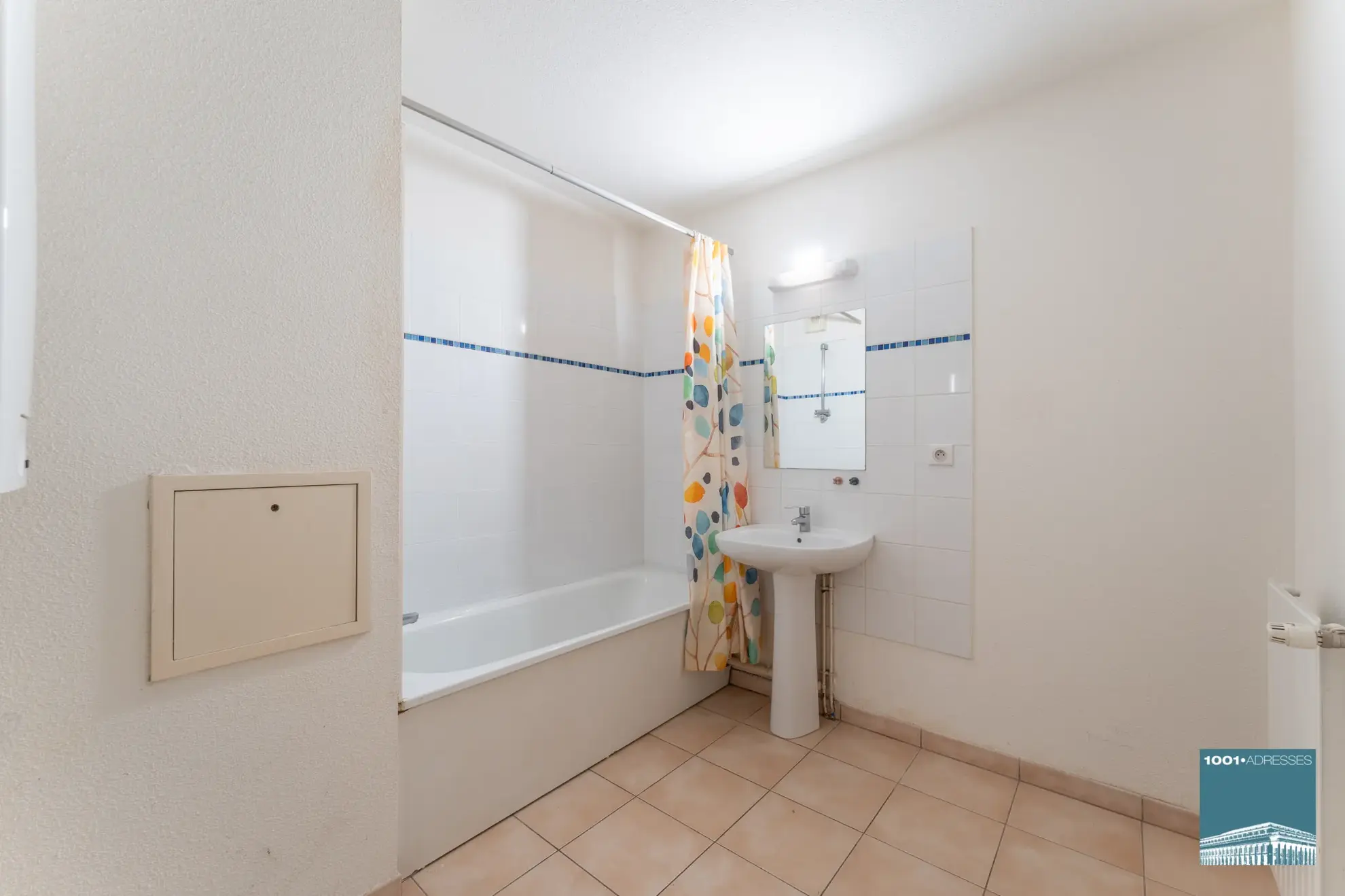 Appartement 4 pièces avec balcon et stationnement à Bassens 