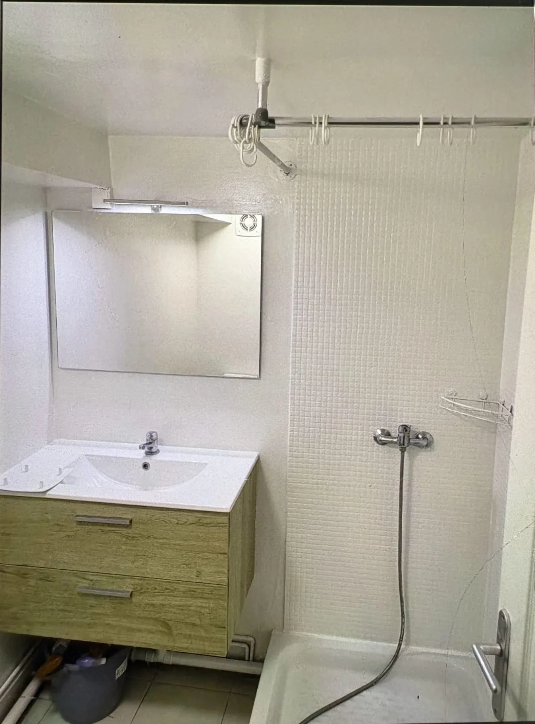 Studio de 29,43 m² en centre-ville de Coulommiers, loué, idéal investissement 