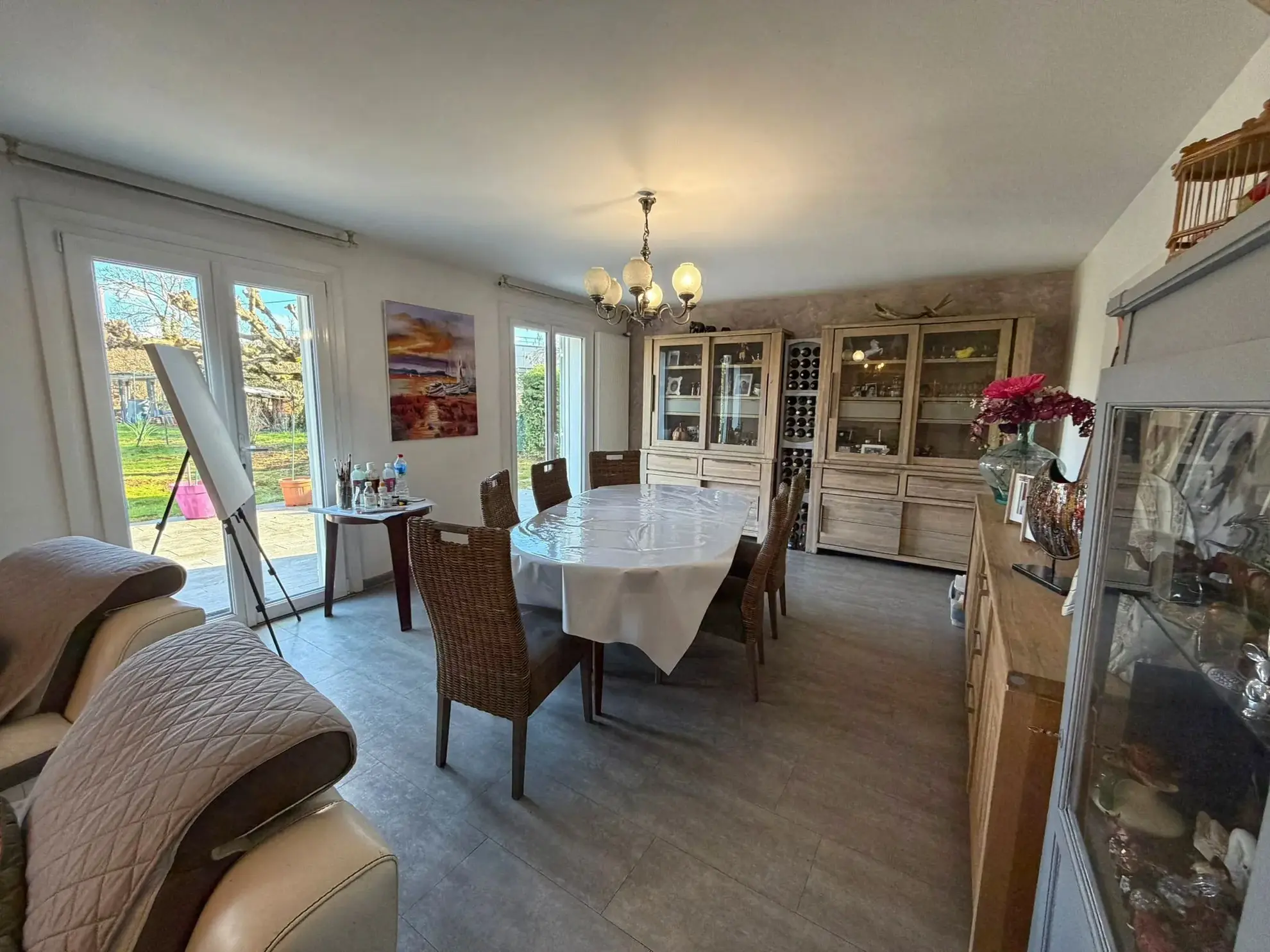 Maison à Bon-Encontre avec terrain arboré et source d’eau naturelle proche d'Agen 