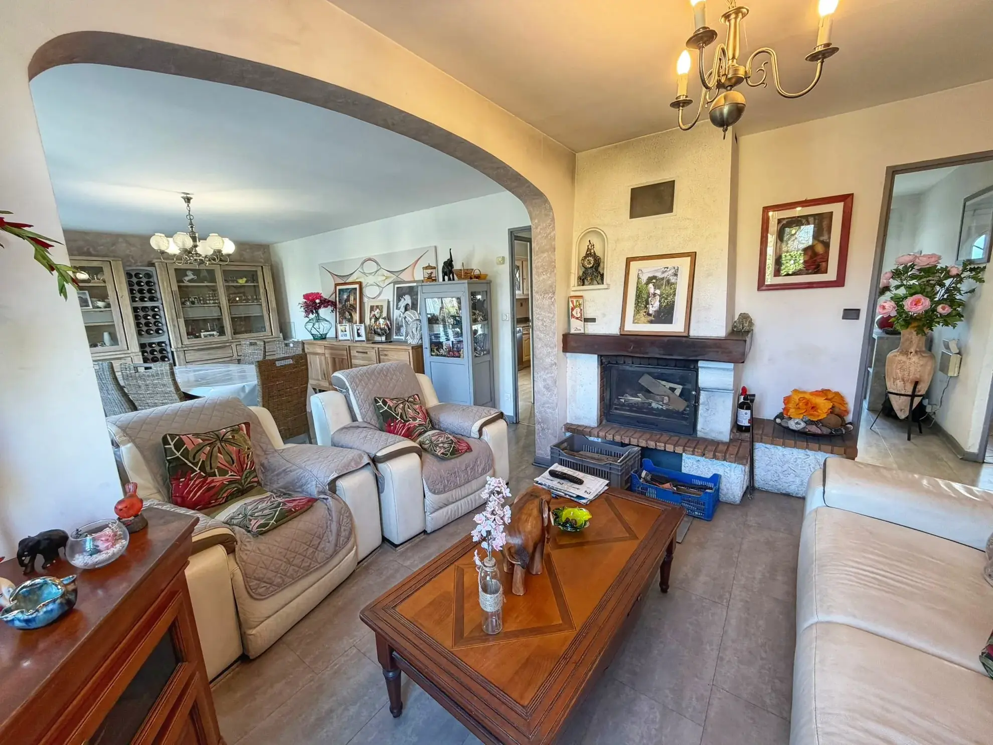 Maison à Bon-Encontre avec terrain arboré et source d’eau naturelle proche d'Agen 