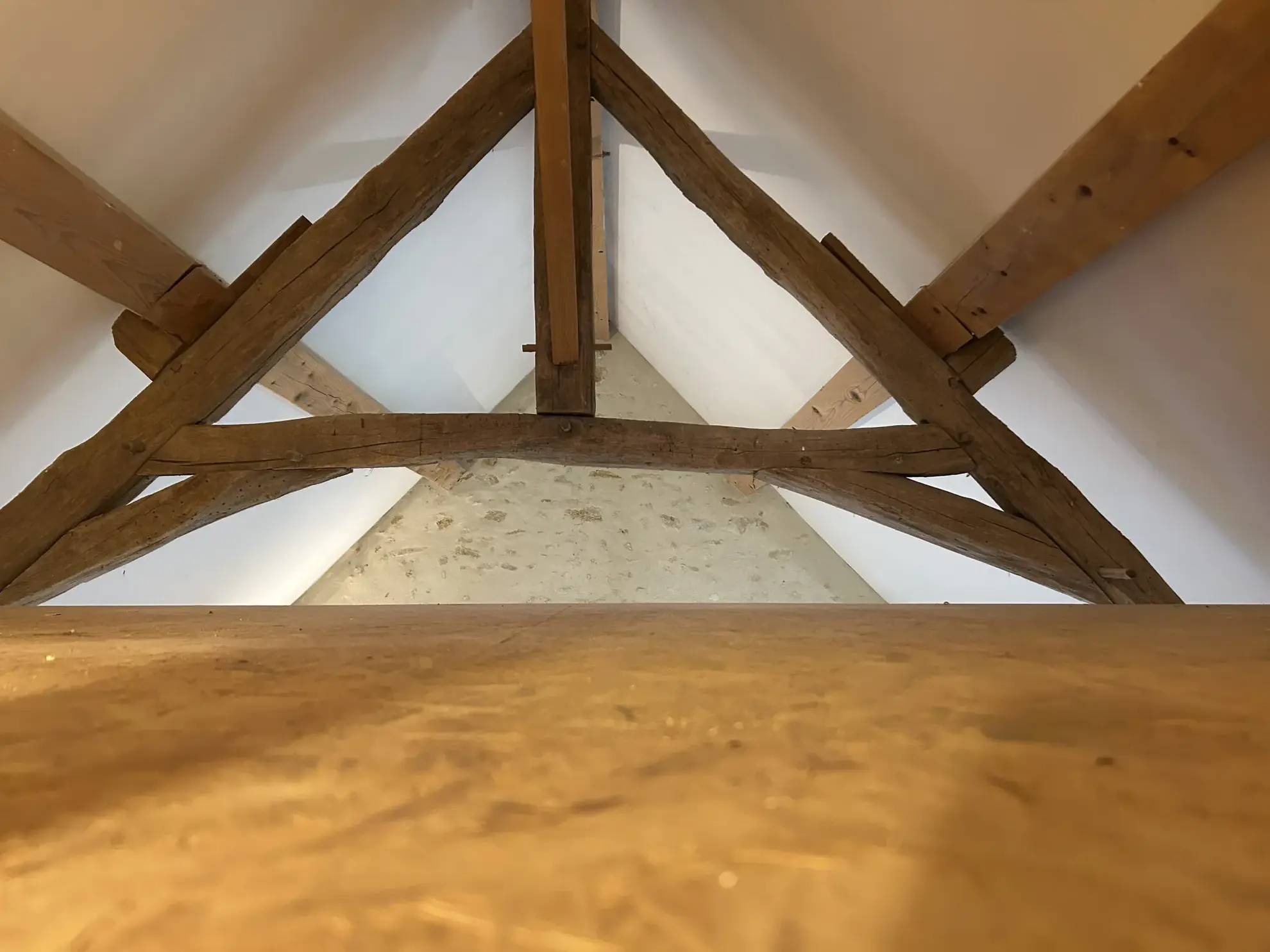 Charmante maison en pierres à Lurcy le Bourg, 97 m², terrain de 1755 m², rénovée et avec potentiel d'aménagement 