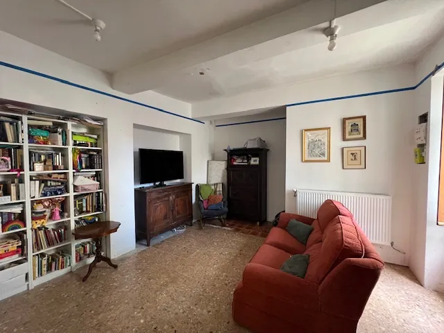 A vendre maison de village en partie rénovée dans le Minervois avec 4 chambres 