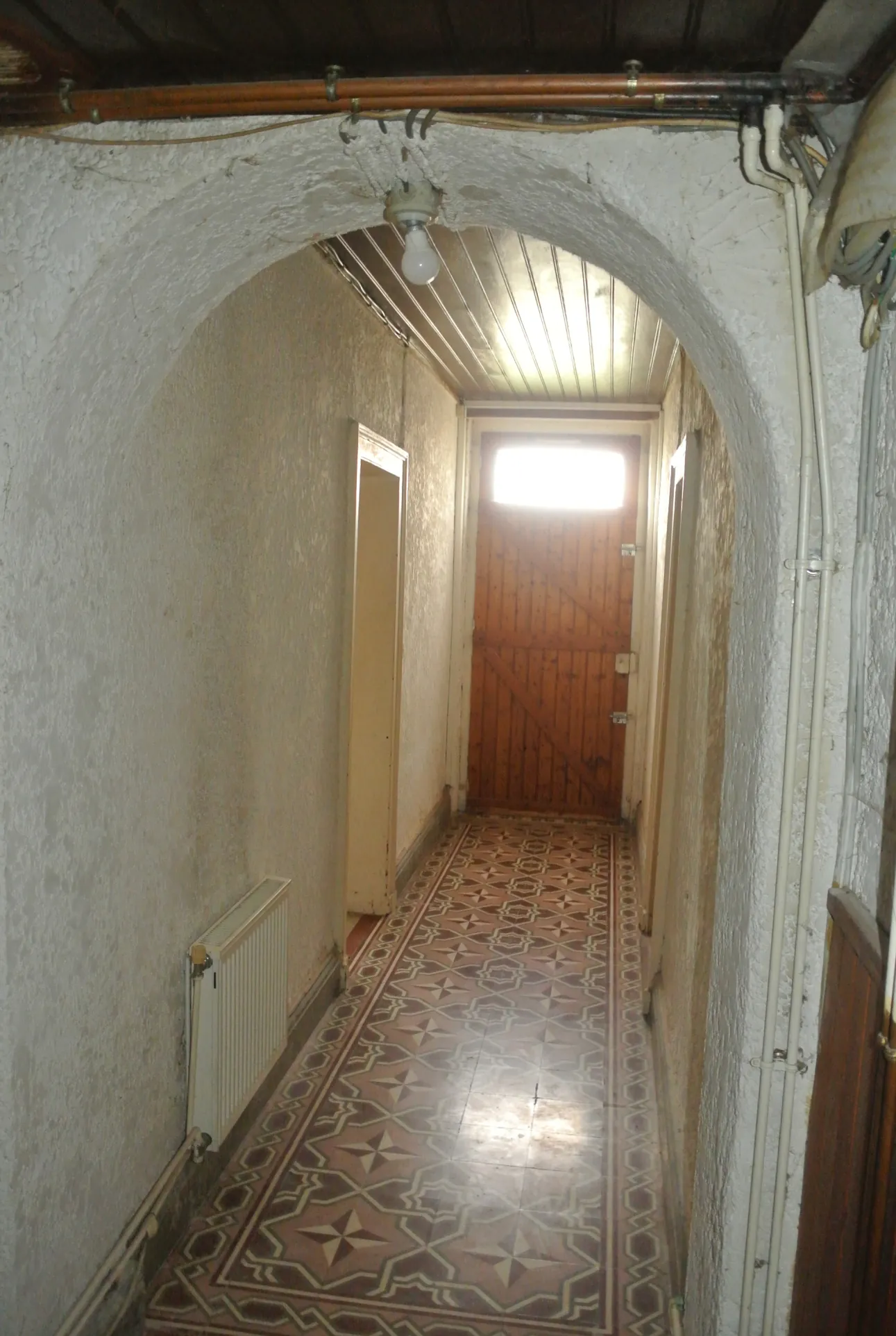 Ancienne ferme avec grand potentiel à proximité de Marmande - terrain et dépendances 