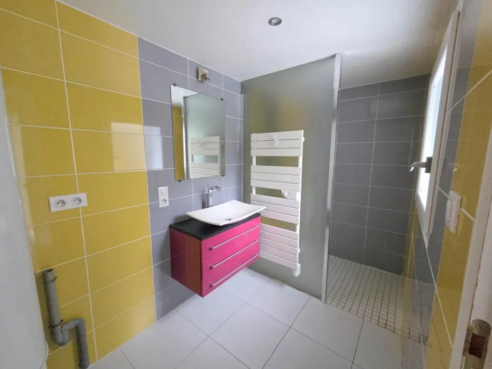 Maison de village de 82 m² à Chaumes en Retz avec dépendance 