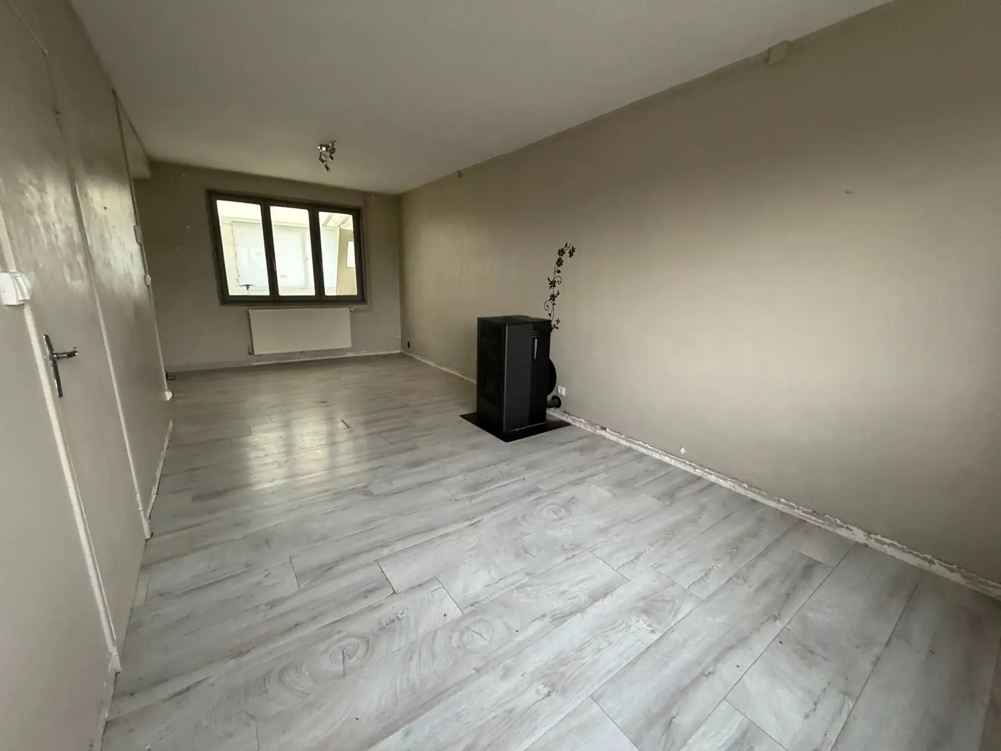 Maison individuelle à Haveluy avec grand terrain – Idéale pour rénovation 