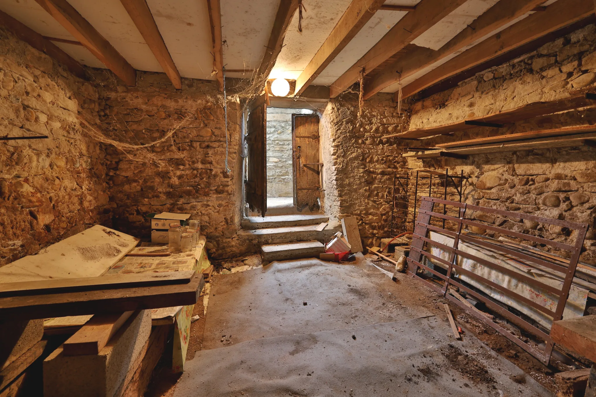 Maison individuelle à rénover de 133 m² avec jardin en vente à Beauvoir-de-Marc 