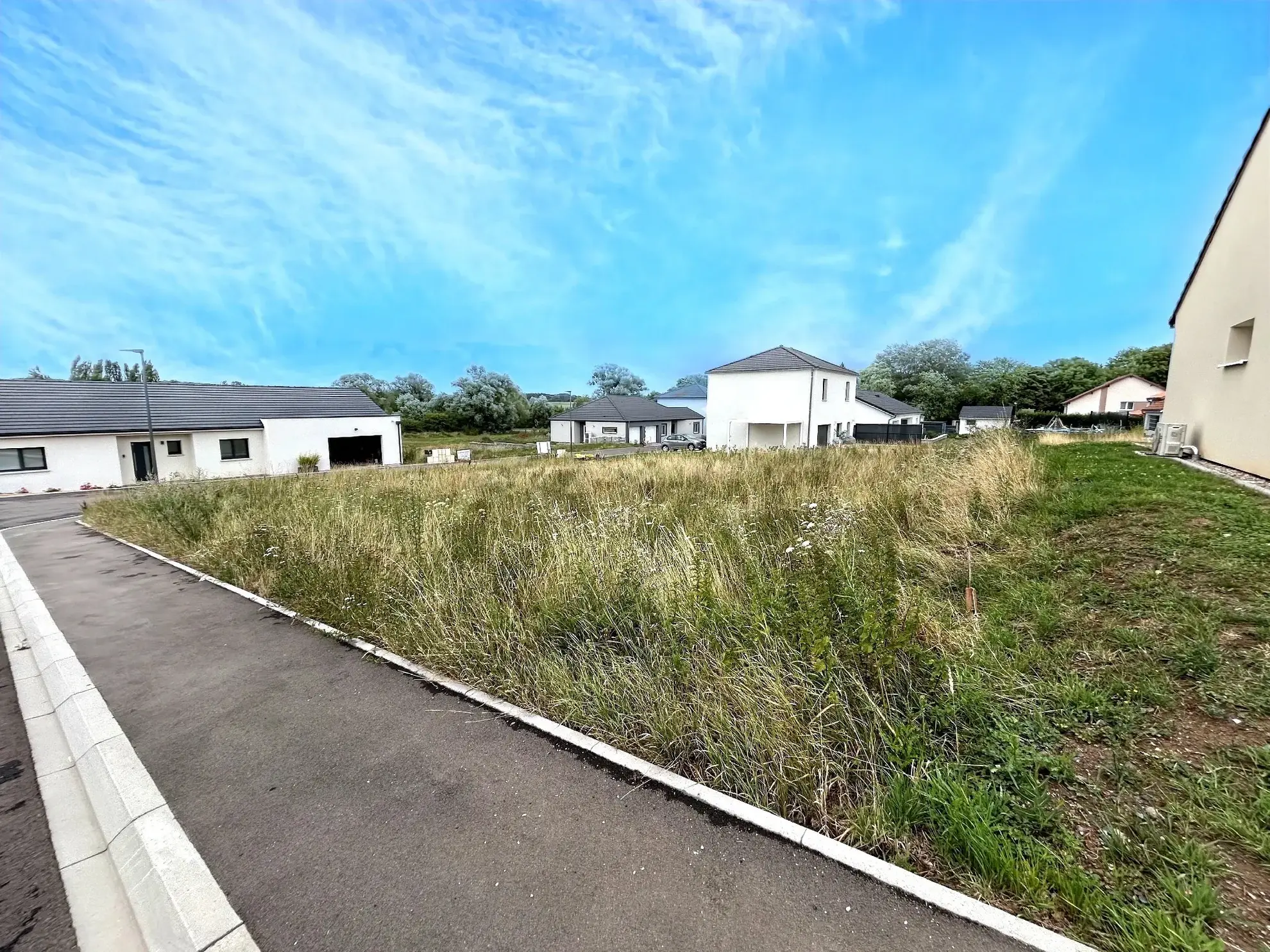 Terrain constructible de 554 m² à Faulquemont, proximité gare et écoles 