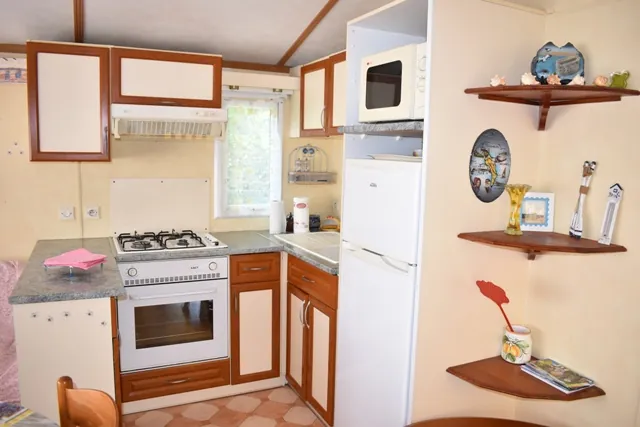 Terrain de loisirs à vendre à St Pierre d'Oleron avec mobil-home et aménagements 