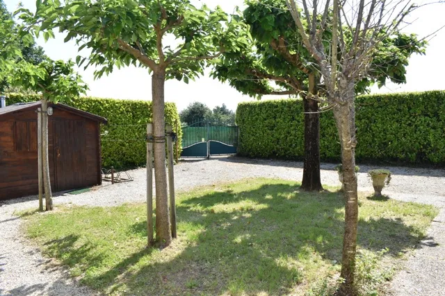 Terrain de loisirs à vendre à St Pierre d'Oleron avec mobil-home et aménagements 