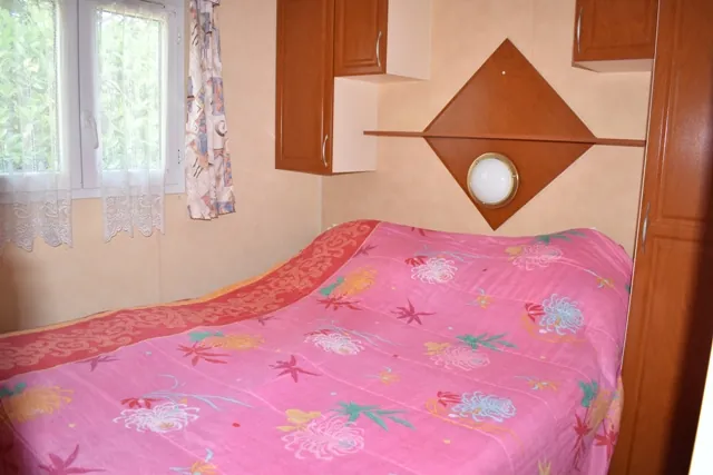 Terrain de loisirs à vendre à St Pierre d'Oleron avec mobil-home et aménagements 