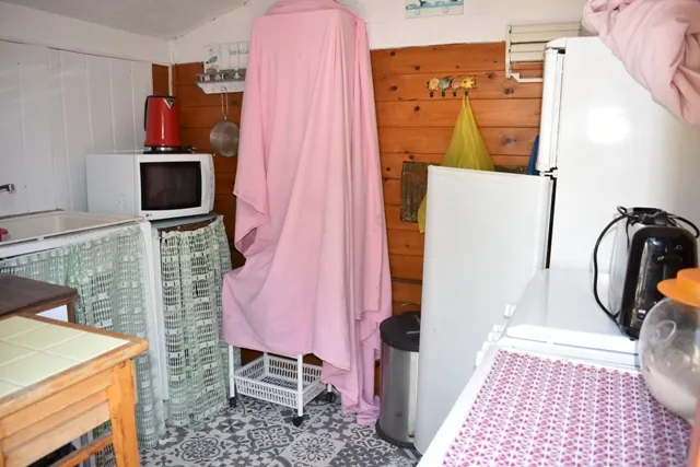 Terrain de loisirs à vendre à St Pierre d'Oleron avec mobil-home et aménagements 