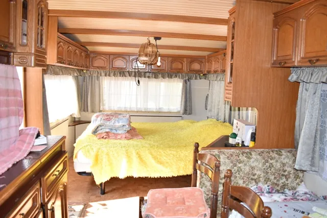 Terrain de loisirs à vendre à St Pierre d'Oleron avec mobil-home et aménagements 