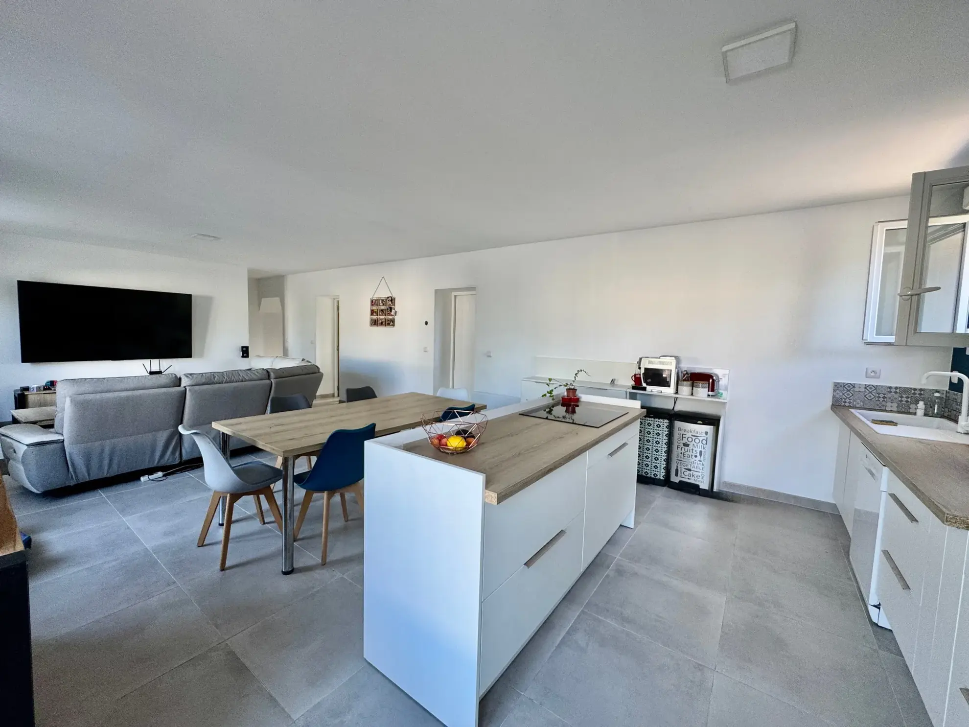 Maison rénovée 4 chambres avec jardin et garage à Saint-Laurent-des-Arbres 