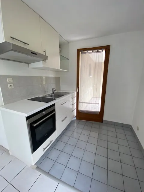 Studio à Gex loué avec balcon et cave, idéal investisseur 