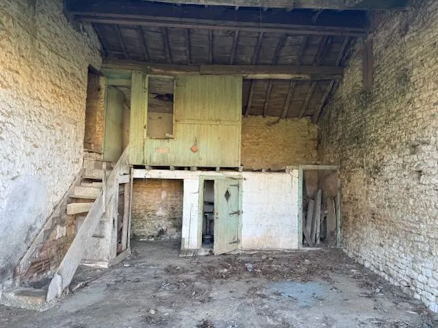 Dépendance en pierre à réhabiliter à Saint-Jean-d'Hermine avec potentiel d'aménagement 