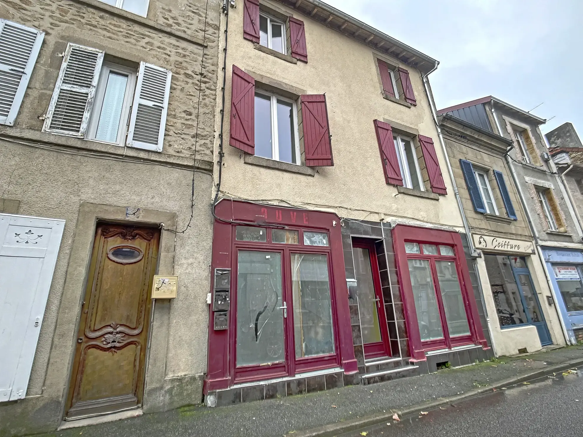 Immeuble de rapport à Bourganeuf à rénover avec fort potentiel