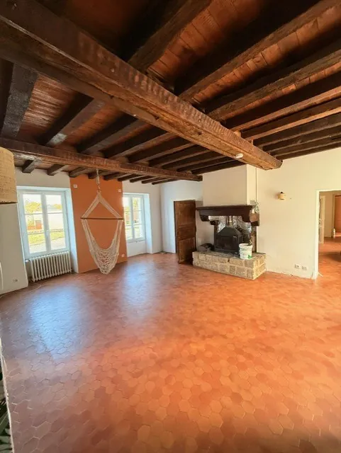 Belle maison de 160 m² à Courgains avec potentiel d'extension et garage 