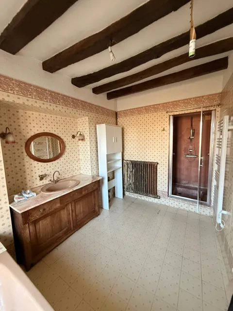 Belle maison de 160 m² à Courgains avec potentiel d'extension et garage 