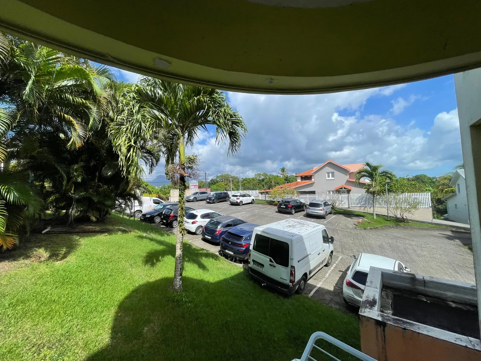 Achat appartement T3 avec terrasse et parking au LAMENTIN 