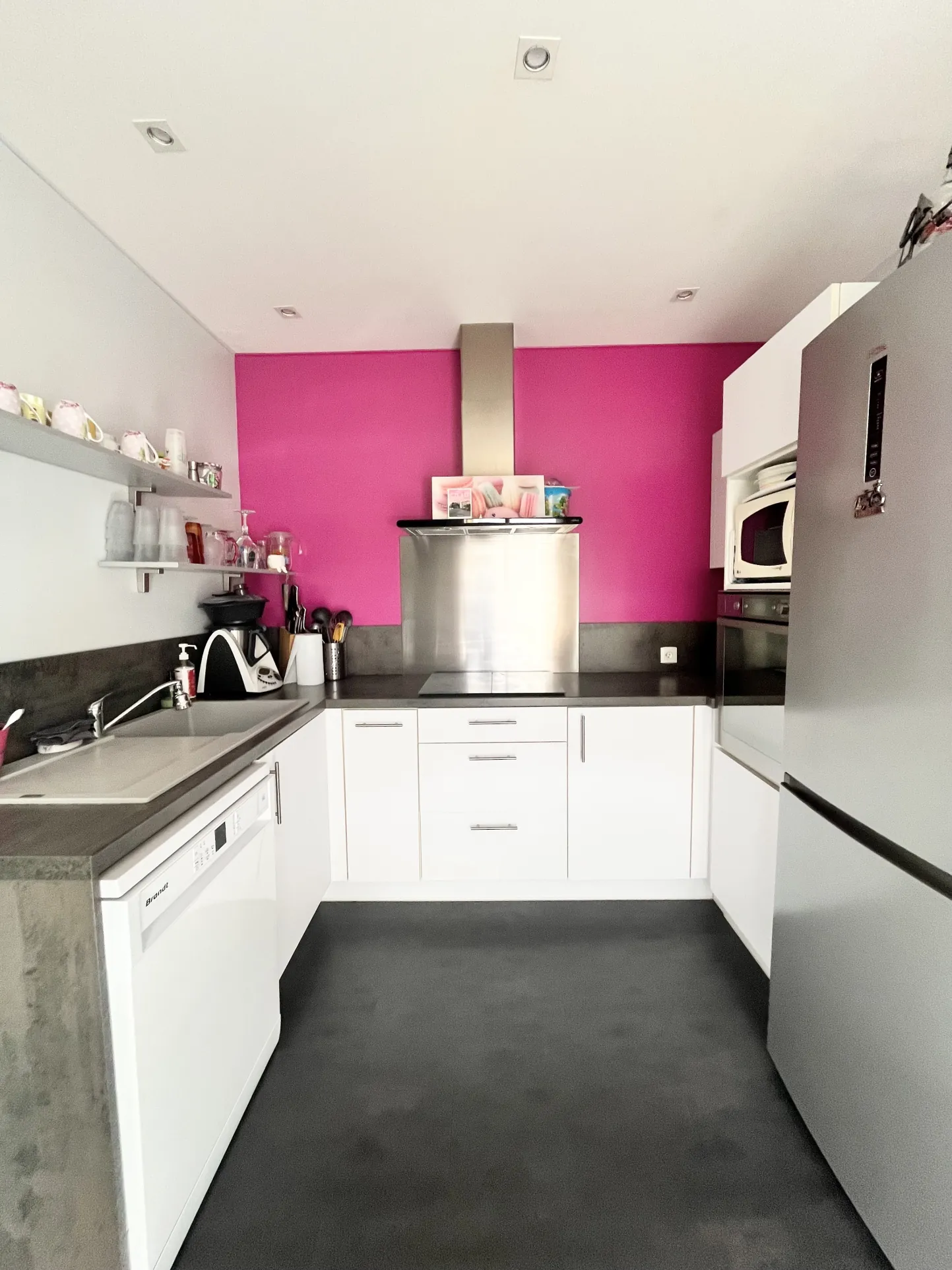 Maison de plain-pied rénovée à Cholet, 3 chambres, garage et terrasse 