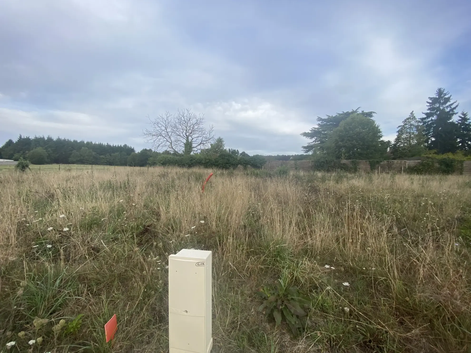 Terrain constructible viabilisé à Change proche du Mans - 438 m² 