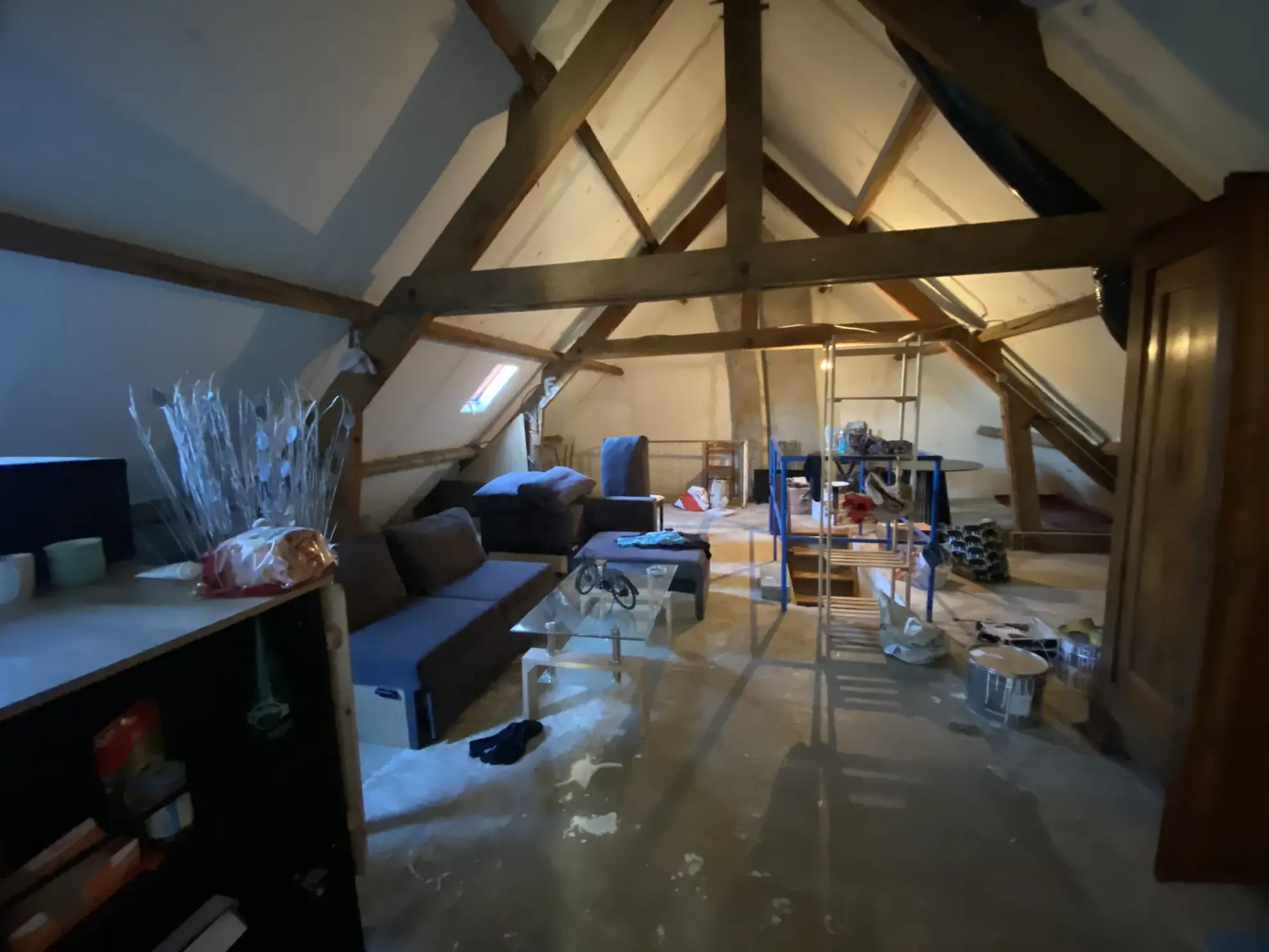 Maison à vendre à Guémené-sur-Scorff, terrain arboré de 7 589 m², à rénover 